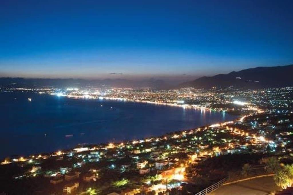 Deili Studio Loft Kalamata Bagian luar foto