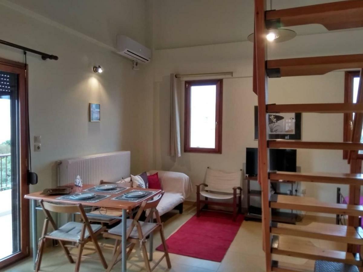 Deili Studio Loft Kalamata Bagian luar foto